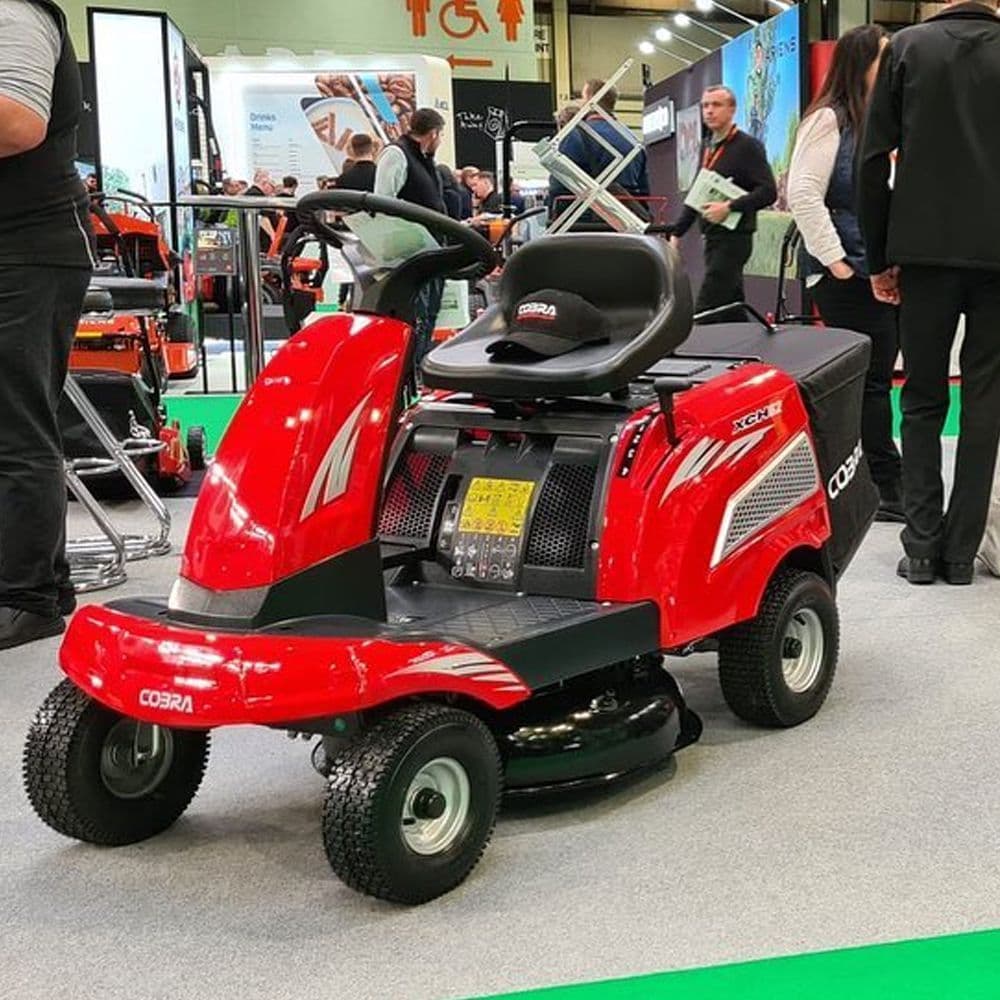 COBRA LT62MRL 24 Ride On Lawn Mower