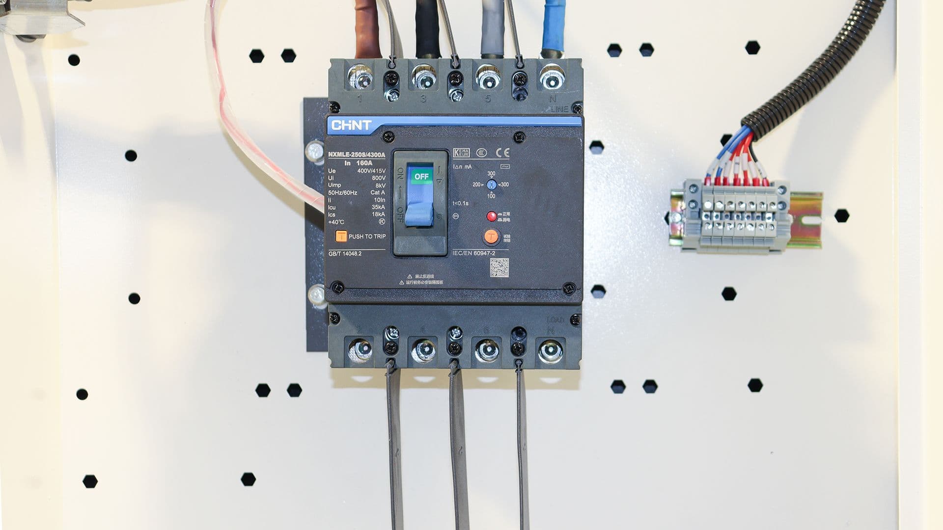 EVOPOWER 110KVA CUMMINS DIESEL GENERATOR 3 PHASE 400/230 UKC110ECO