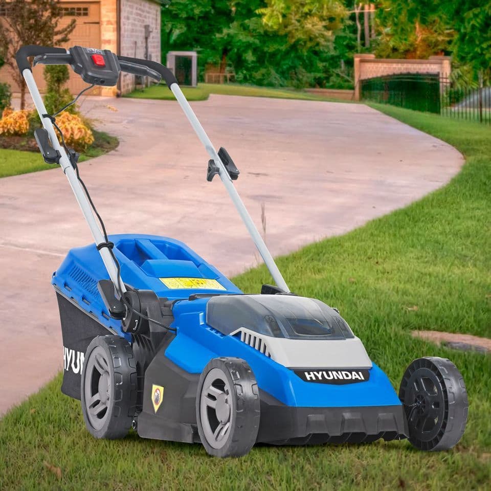 Hyundai 38cm Cordless 40v Lithium-Ion Battery Roller Lawnmower with Battery & Charger HYM40LI380P