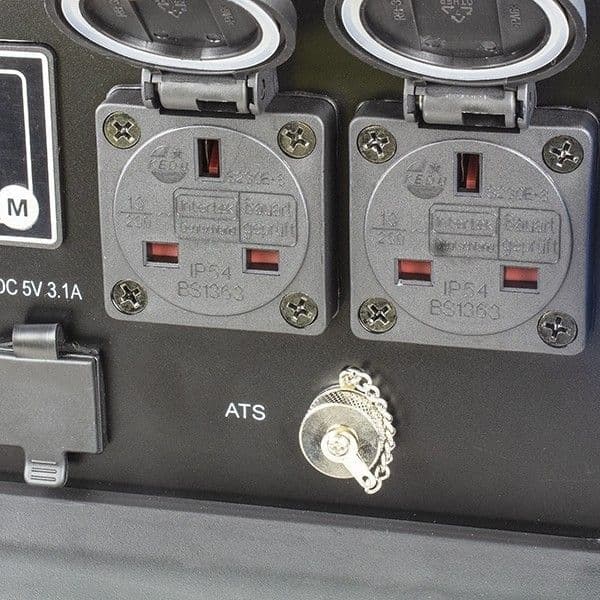 Hyundai 6600W / 6.6kW Remote Electric Start Petrol Portable Inverter Generator HY6500SEi