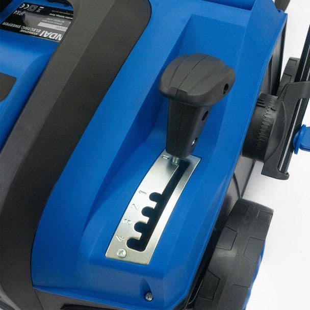 Hyundai Artificial Grass Sweeper 2000W 16 / 40cm, Multi-Use Brush & 55L Collection Bag | HYSW2000E