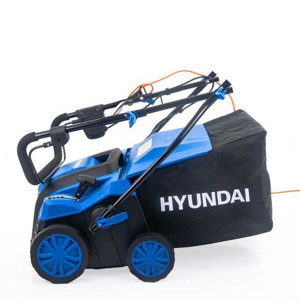 Hyundai Artificial Grass Sweeper 2000W 16 / 40cm, Multi-Use Brush & 55L Collection Bag | HYSW2000E