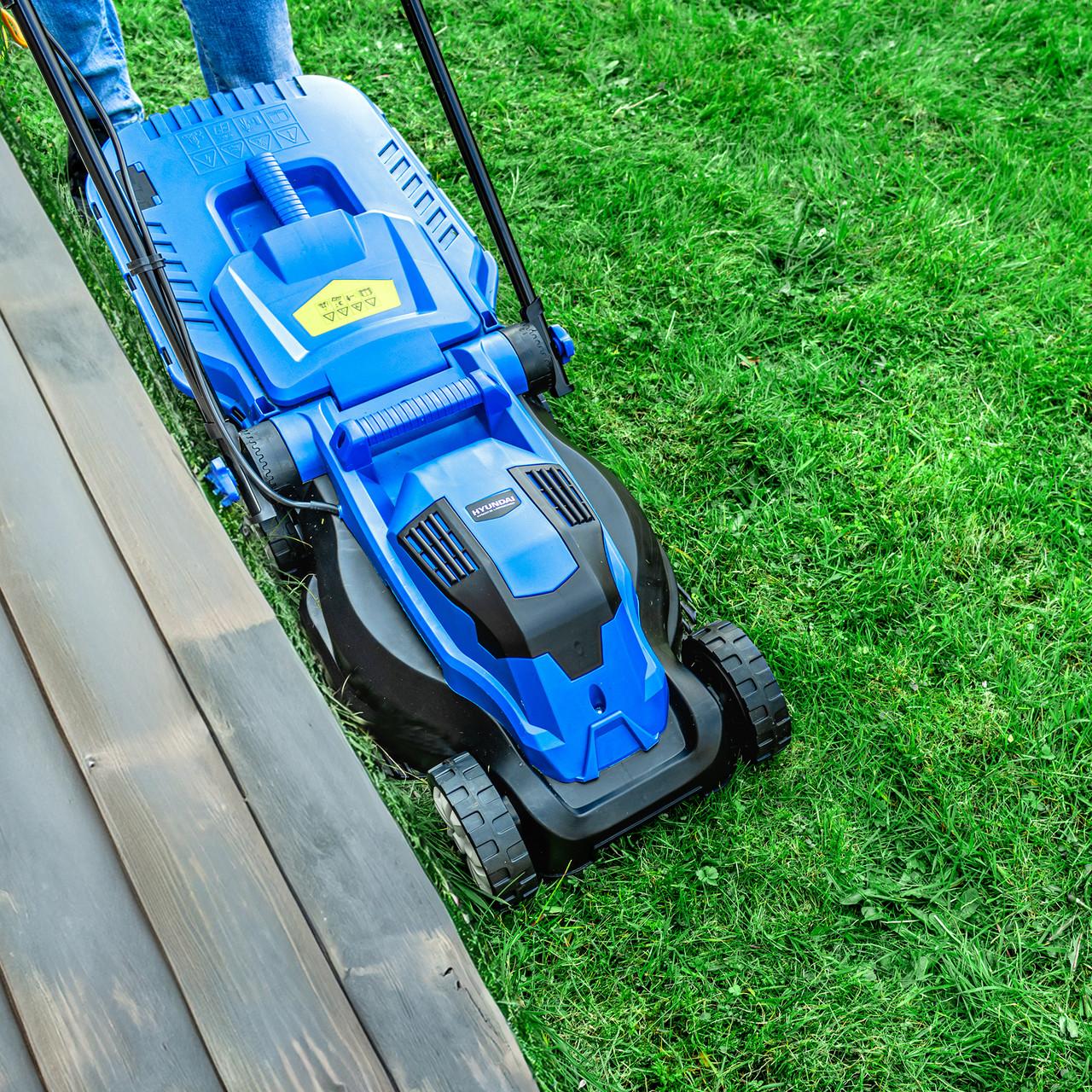 Hyundai Electric Lawn Care Bundle, 1300W 33cm Cut Lawn Mower & 250W Grass Trimmer | HYM3313EGT