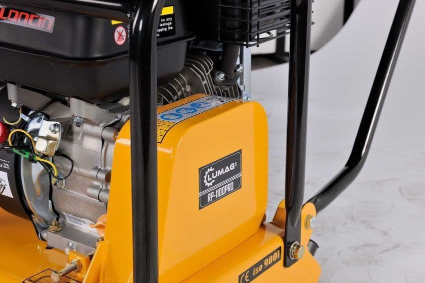 Lumag RP1100PRO 15KN 17' Petrol Compactor Wacker Plate