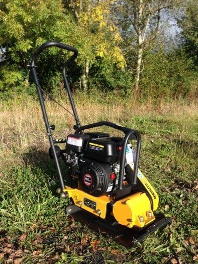 Lumag RP700PRO 10.7 KN 14' Petrol Compactor Wacker Plate