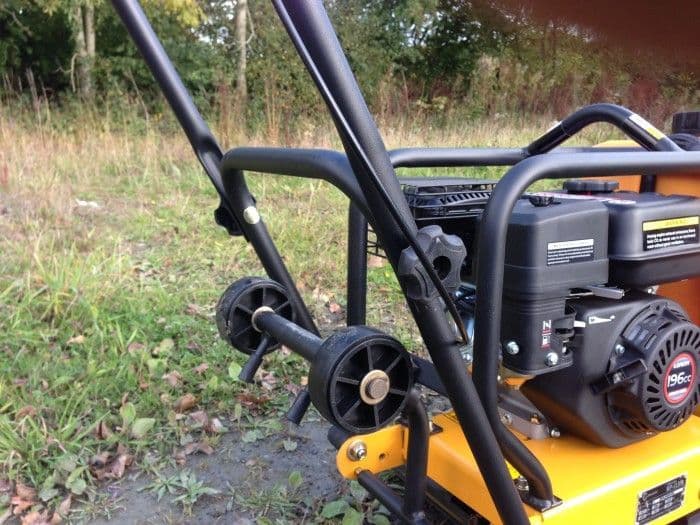 Lumag RPi13N 13.5KN 18' Petrol Compactor Wacker Plate with Water System
