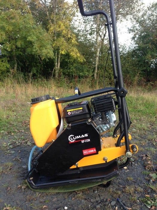 Lumag RPi13N 13.5KN 18' Petrol Compactor Wacker Plate with Water System
