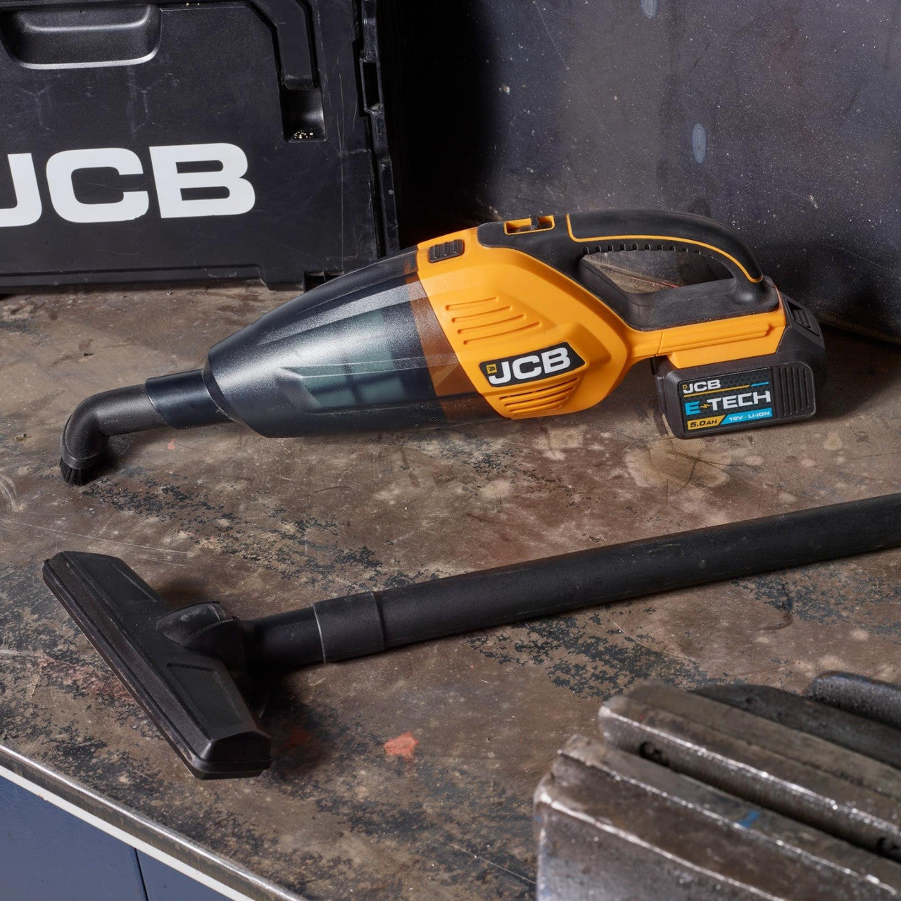 JCB 18V Handheld Vacuum Cleaner, 2.0Ah Lithium-ion Battery Kit, 50mbar Max. Pressure