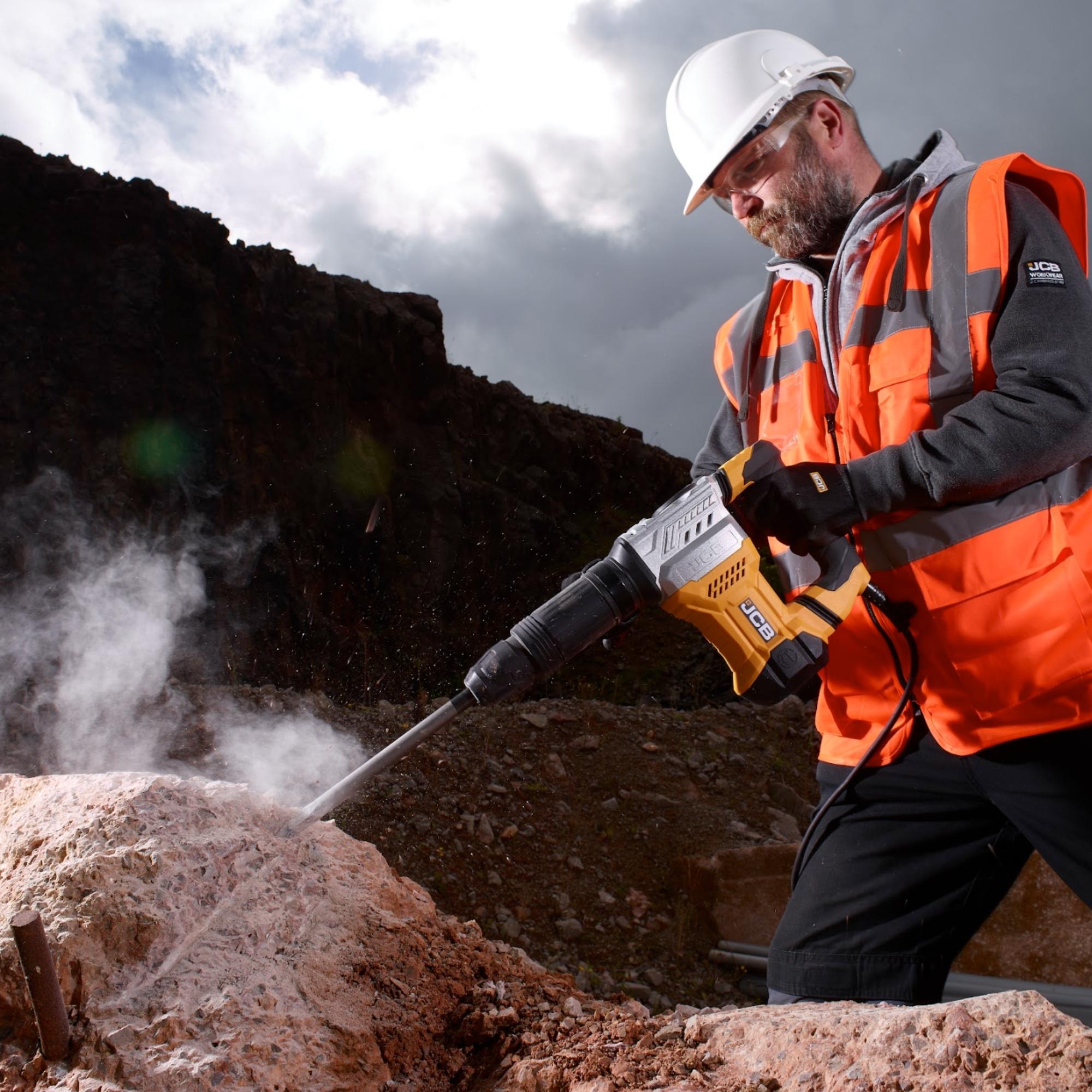 JCB 1300W 15J SDS Max Demolition Hammer and Chisel, Anti-Vibration Handle & 3m Power Cable | 21-DH1300