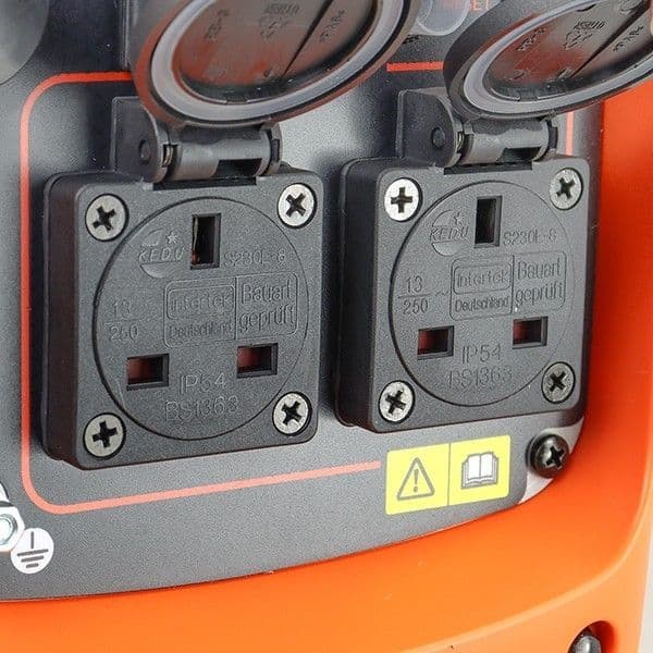 Black & Decker 2200W / 2.2kW Petrol Suitcase Inverter Generator BXGNi2200E