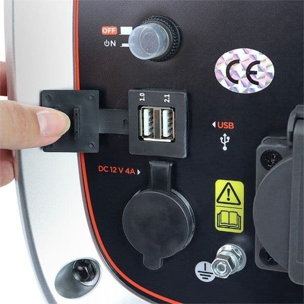 Black & Decker 800W Petrol Suitcase Inverter Generator BXGNi900E