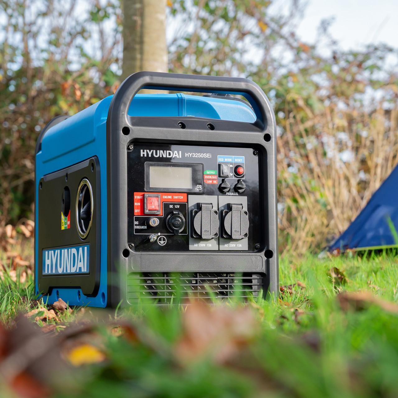 Hyundai 3200W / 3.2kW Petrol Inverter Generator, Pure Sine Wave Output, Lightweight, Quiet with Electric Start | HY3250SEi