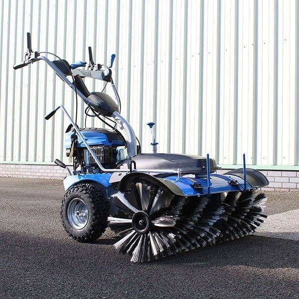 Hyundai Self Propelled Petrol Yard Sweeper Powerbrush 1000mm / 100cm 173cc HYSW1000